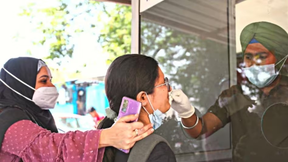 bhn_news's tweet image. देशभर में एक्टिव केस बढ़कर 65,286 हो गए हैं. पिछले 24 घंटे में 10,827 मरीज ठीक हुए हैं. अब तक देश में 4,42,61,476 लोग ठीक हुए हैं...

#breakingnews #india #coronacase #covid_19 #coronavirus #patient #coronanews #caseinindia #bhnnewsupdates #bhnnews #bhnews