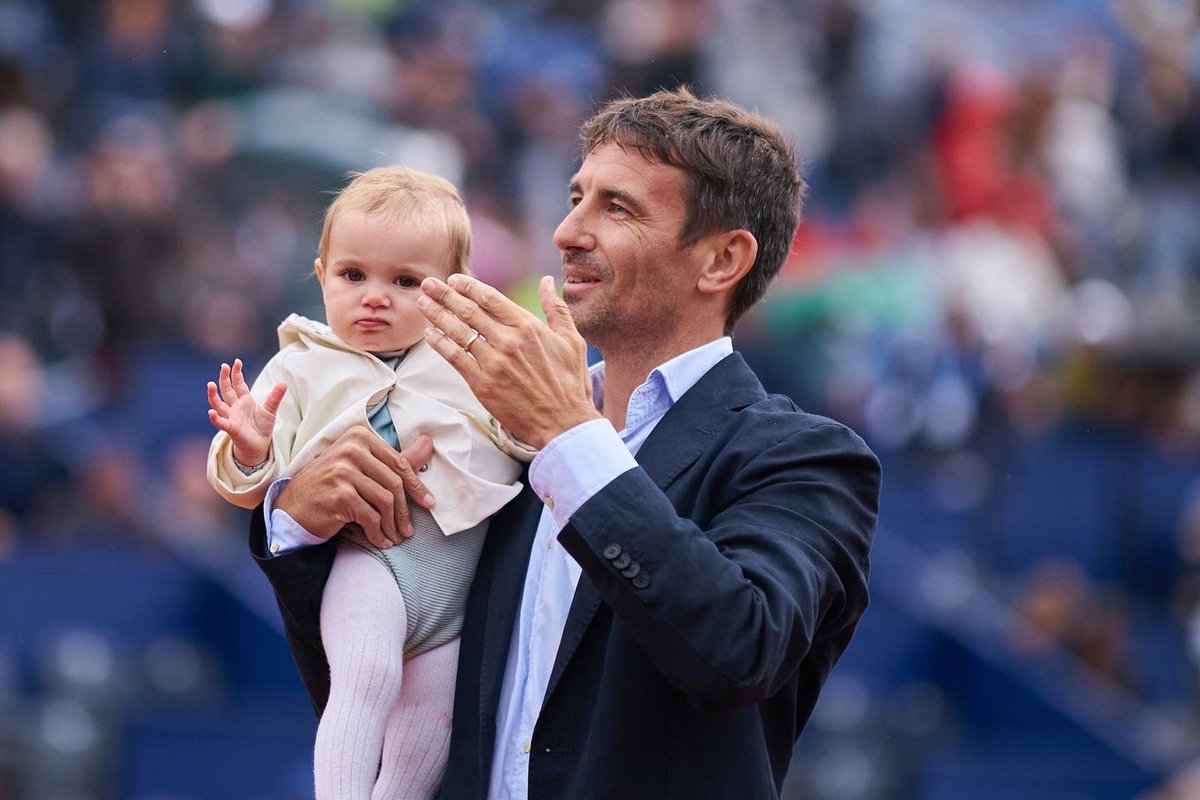 bcnopenbs's tweet image. Quantes emocions en tan poc temps 😢

Al #BCNOpenBS hem tingut l'honor de donar l'últim aplaudiment a grans jugadors d'una generació daurada 👏🏻👏🏻👏🏻❤️❤️