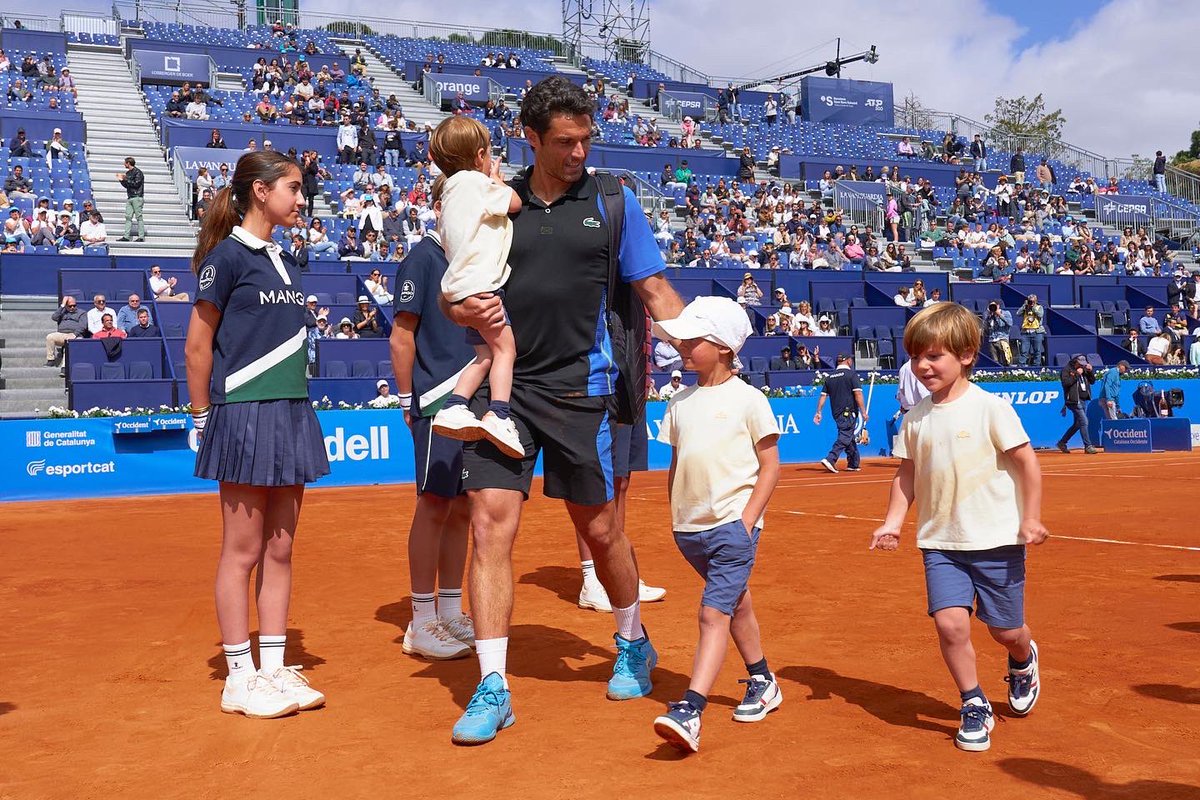 bcnopenbs's tweet image. Quantes emocions en tan poc temps 😢

Al #BCNOpenBS hem tingut l'honor de donar l'últim aplaudiment a grans jugadors d'una generació daurada 👏🏻👏🏻👏🏻❤️❤️