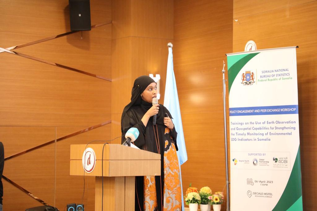 Data4SDGs's tweet photo. @DEarthAfrica @isdbinstitute @NBS_Somalia (2/3) At the convening, institutions expressed excitement for + renewed commitments to #EO4SDGs + participants in our #Data4Climate program showcased results from their use of @DEarthAfrica's platform, from more timely flood mapping to better analysis of vegetation cover 🌍🌱 https://t.co/wIYHs8Eu0o