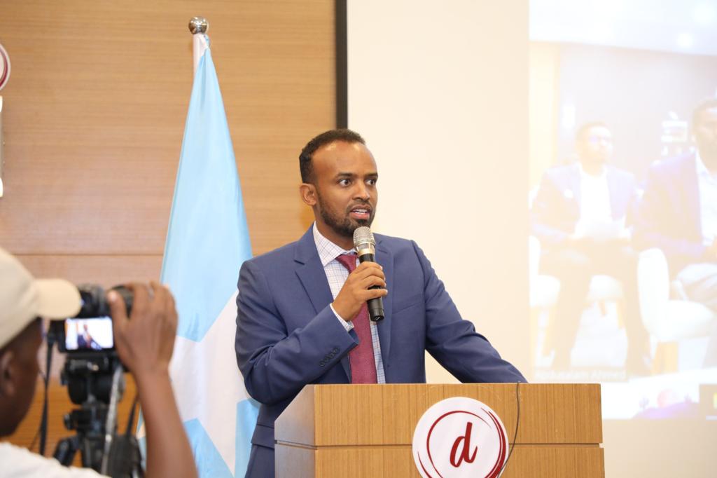 Data4SDGs's tweet photo. @DEarthAfrica @isdbinstitute @NBS_Somalia (2/3) At the convening, institutions expressed excitement for + renewed commitments to #EO4SDGs + participants in our #Data4Climate program showcased results from their use of @DEarthAfrica's platform, from more timely flood mapping to better analysis of vegetation cover 🌍🌱 https://t.co/wIYHs8Eu0o
