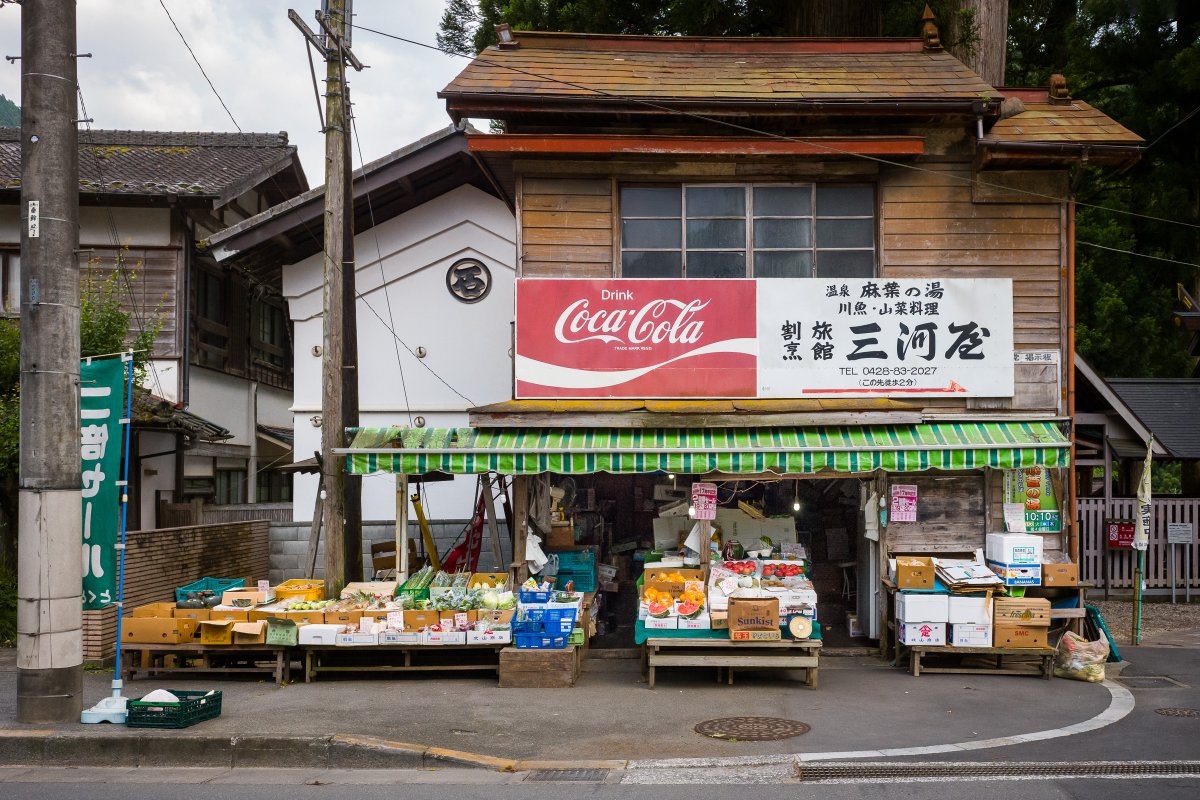 tokyotimes's tweet photo. Tokyo’s wonderfully faded old Coca-Cola signboards. Full set of 6 photos here: https://t.co/o8ILIi9gaH https://t.co/XSP7ImHvaC