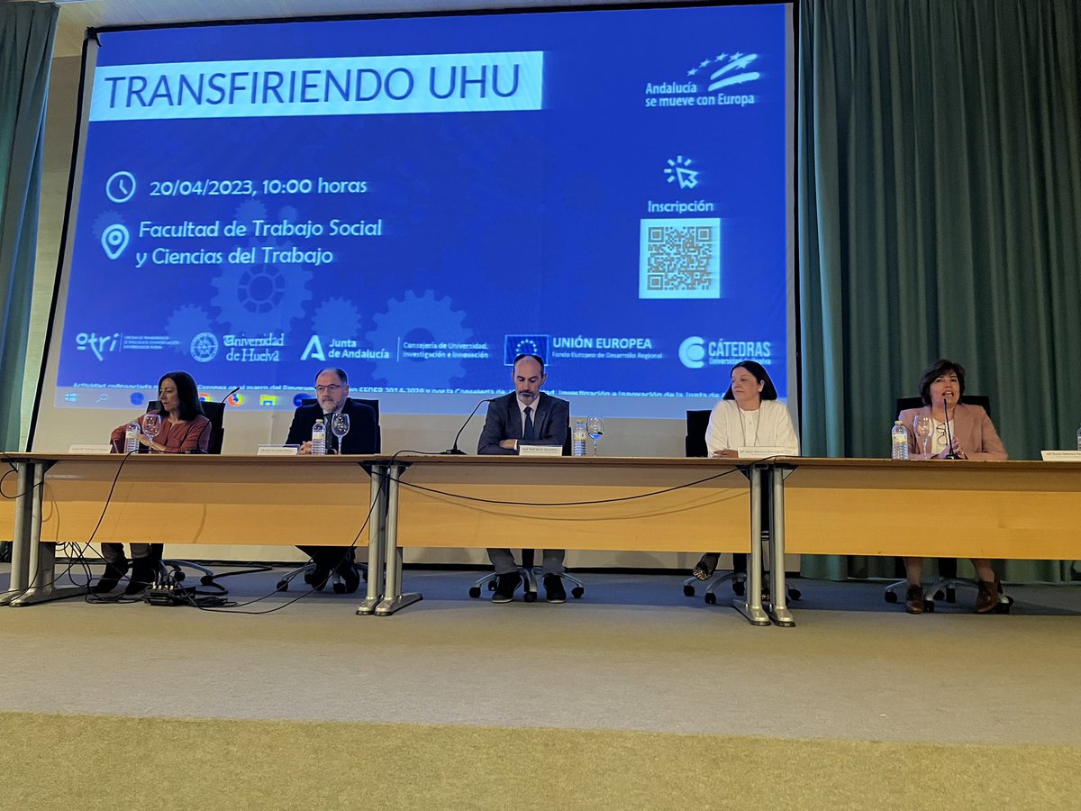 daniescacena's tweet photo. Enhorabuena a la @UniHuelva y a su equipo de @otriuhu por la jornada TRANSFIRIENDO UHU con sus vicerrectores de Investigación y Transferencia y de innovación y empleabilidad y gracias por invitar a la @AndaluciaJunta y @UniversidadAnd con su DG @LibradoOtero https://t.co/Qc1PRduLhc