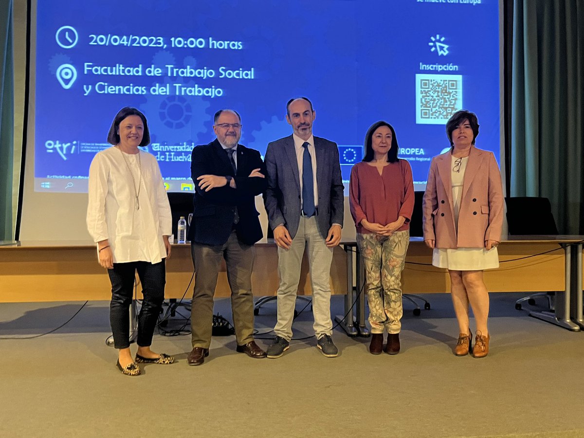 daniescacena's tweet photo. Enhorabuena a la @UniHuelva y a su equipo de @otriuhu por la jornada TRANSFIRIENDO UHU con sus vicerrectores de Investigación y Transferencia y de innovación y empleabilidad y gracias por invitar a la @AndaluciaJunta y @UniversidadAnd con su DG @LibradoOtero https://t.co/Qc1PRduLhc