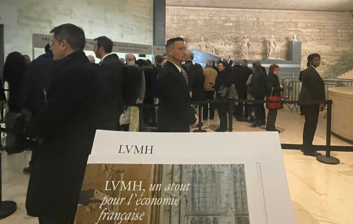 🔴 Thread Assemblée générale LVMH
Nous sommes en direct de l'AG des actionnaires du groupe de luxe qui se tient ce jeudi à Paris. LVMH a enregistré en 2022 des résultats records <a href="/aude_ke/">Aude Kersulec</a> <a href="/bfmbusiness/">BFM Business</a> #AGLVMH