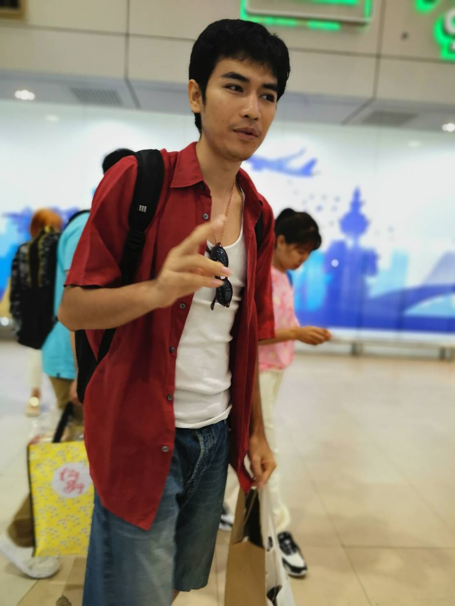 joeyphuwasit_fc's tweet photo. หนองคายทัก!!วันนี้พบกับ JOEY PHUWASIT โจอี้ ภูวศิษฐ์ 
ร้าน Big Apple นะจ๊ะ
#JOEYPHUWASIT #โจอี้ภูวศิษฐ์ #joeypws #ขยี้แบนด์ #ดวงเดือ��� #นะหน้าทอง #โอ๊ย #เสี่ยว #เดือนชนเดือน #เมษาจะกลับไป #โหยหา #ข่อย #RocketFestival  #สัญญาเดือนหก #MOONไรซิ่ง #พิรุธของโจอี้ #ด้อมตะวันทอแสง

📸TaP https://t.co/sQAUcIqGKa