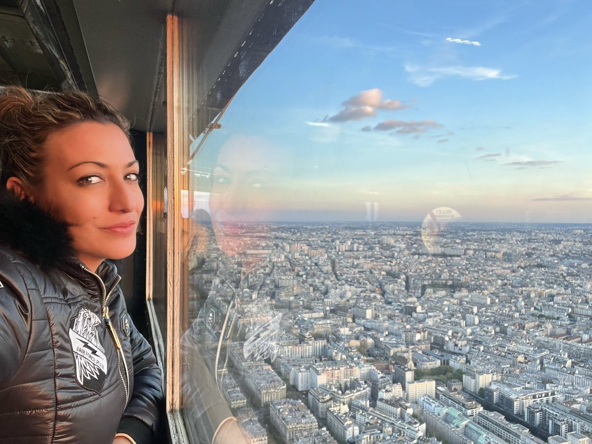 DJMissIryna's tweet photo. Happy birthday to me 🥳🥰🫶🏼😍😘 #paris #torreeiffel #felizcumpleaños #francia https://t.co/9nEEfo7Ebe