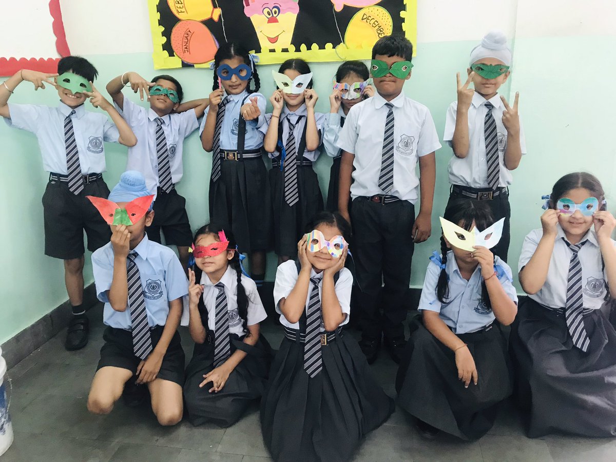 Kanchangold0044's tweet photo. Students of #KNPS Phagwara make #eye-mask on earth day. They enjoyed a lot while wearing mask.@KnpsIndia @pkdhillon08 @JyotiBh28005578 @charuchhabra2 @meenaks09023755 https://t.co/hvsxt2LkwC