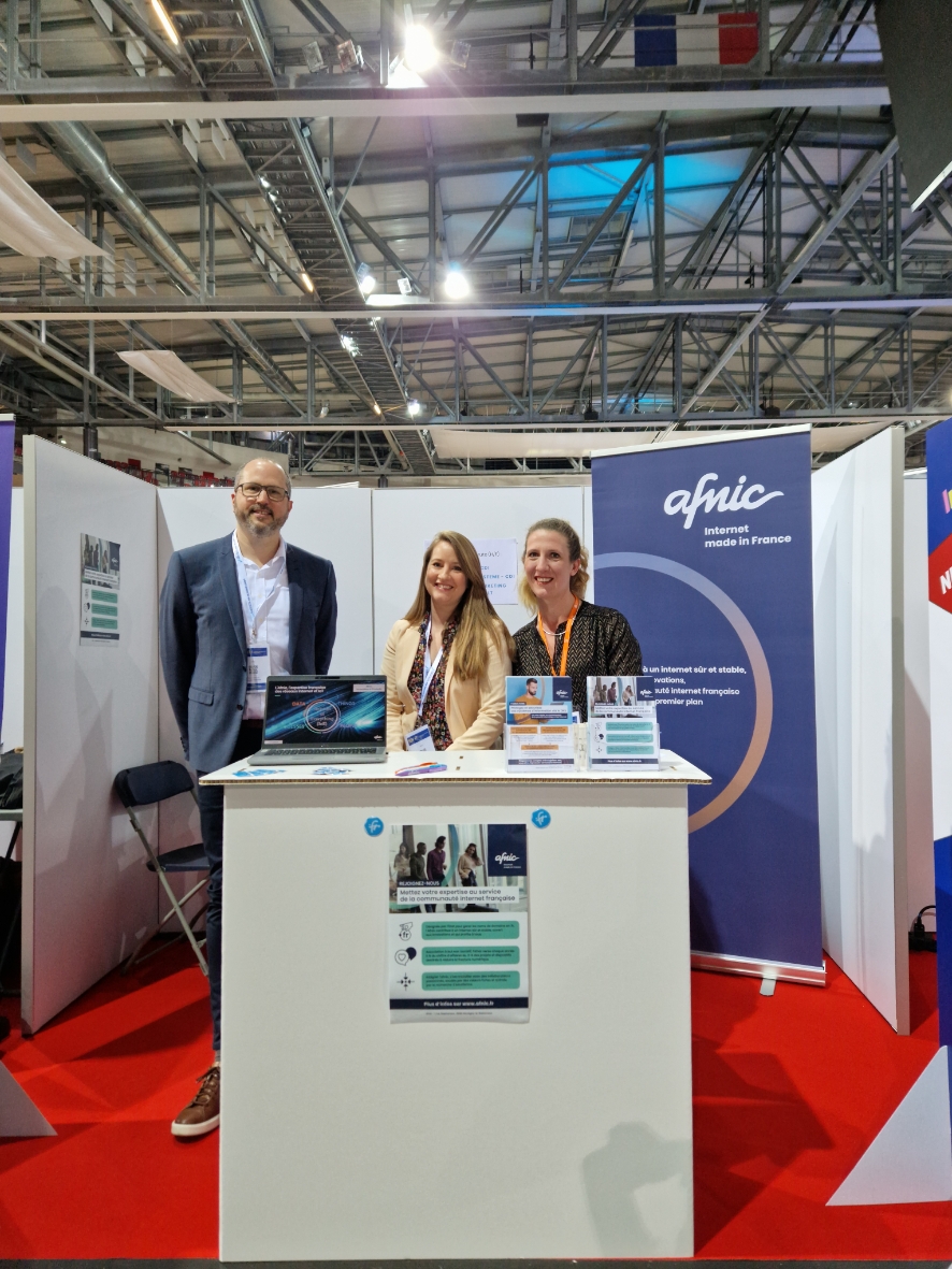 AFNIC's tweet photo. Deuxième jour au SQY IT, journée des innovations vélodrome @sqy
Venez rencontrer @benoit_ampeau @Marie_Innove et Caroline Batifoulier
Retrouvez @VNavailles 15h "Se lancer ou développer sa politique d'achats responsables"
https://t.co/9tS0NNgggd
#Innovation #RSE #Yvelines #SQYIT https://t.co/DTqQbkrbkU