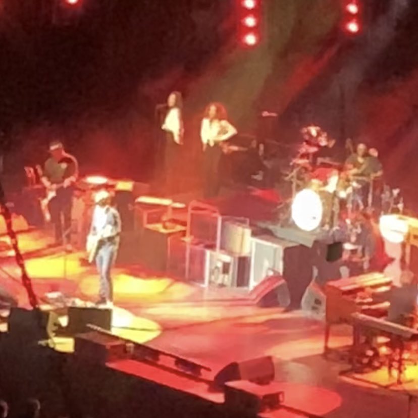 Bonamasss eilen jäähallissa.
Tiukkaa kepitystaä!!