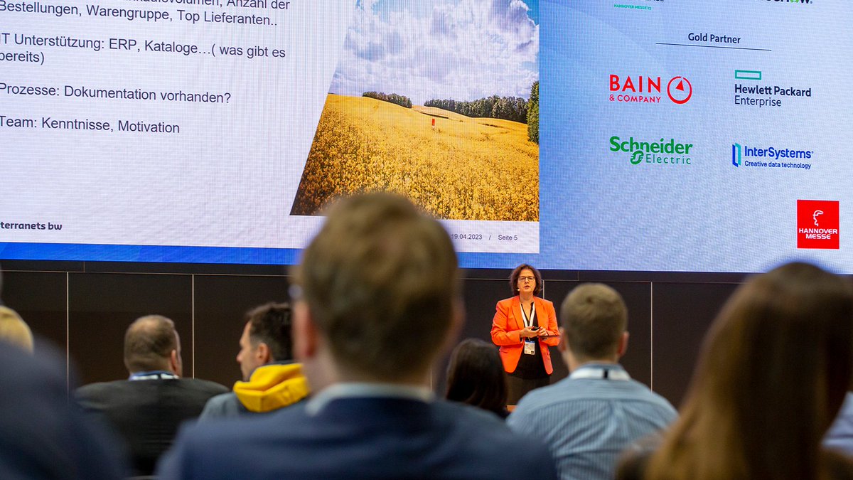 hannover_messe's tweet photo. Did you visit the Industrial Transformation stage in Hall 3 yet? π€ #HM23 Here, everything is about #CrossTechnology and cross-industry exchange. π£
Take the chance and get inspired by the presentations! https://t.co/AuVjIwHD6V