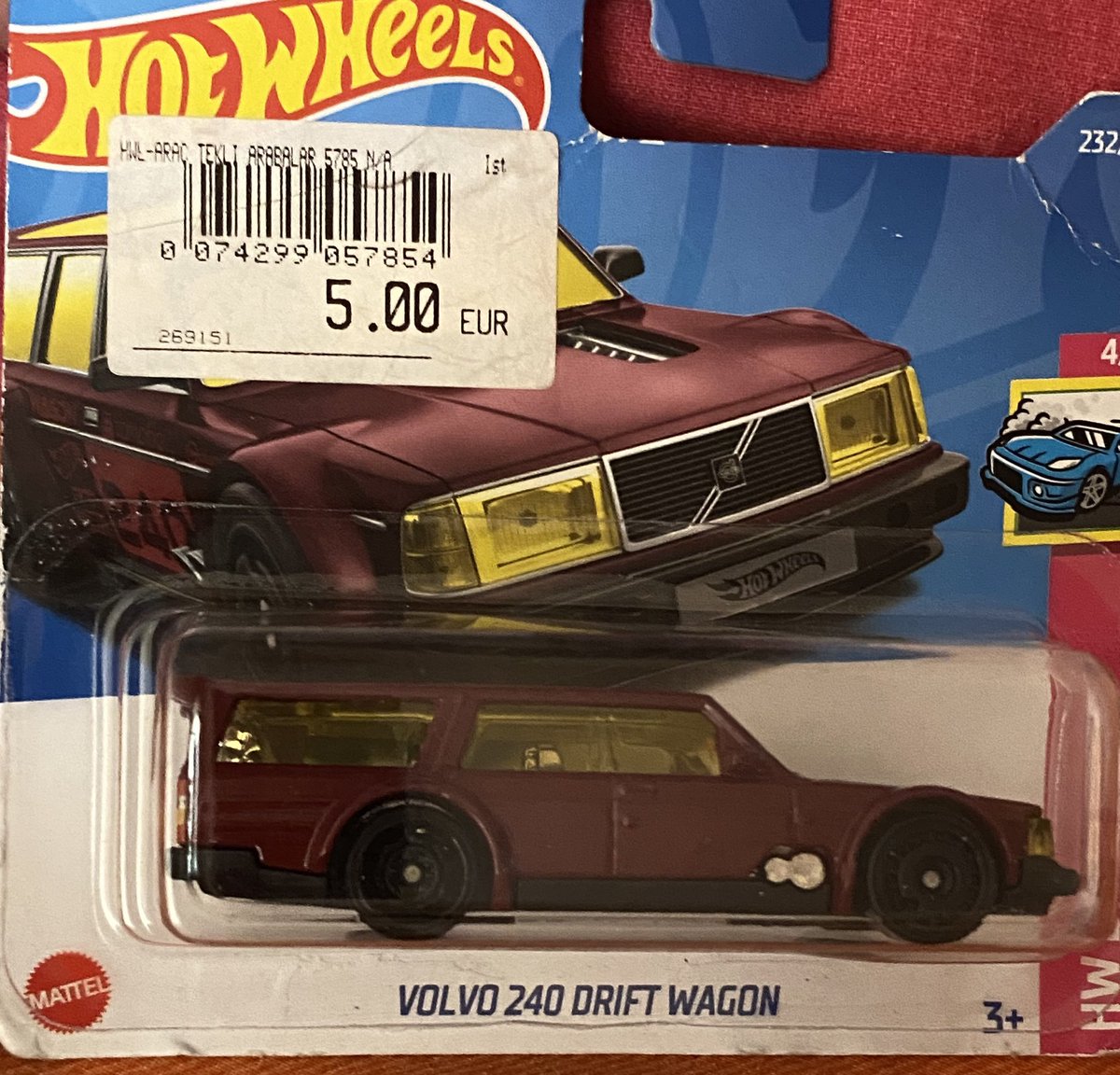 Ardles_'s tweet photo. Not been this excited for a while about a ‘bargain bin’ find (1 euro paid at airport) - #hotwheels #Volvo #driftwagon Such a cool little model. I want one full size 😎👊
@DiecastAddicts @Carpervert @DiecastHut @harrismonkey #toycollector #hotwheels #diecast #estatecar https://t.co/EPEWRoW104