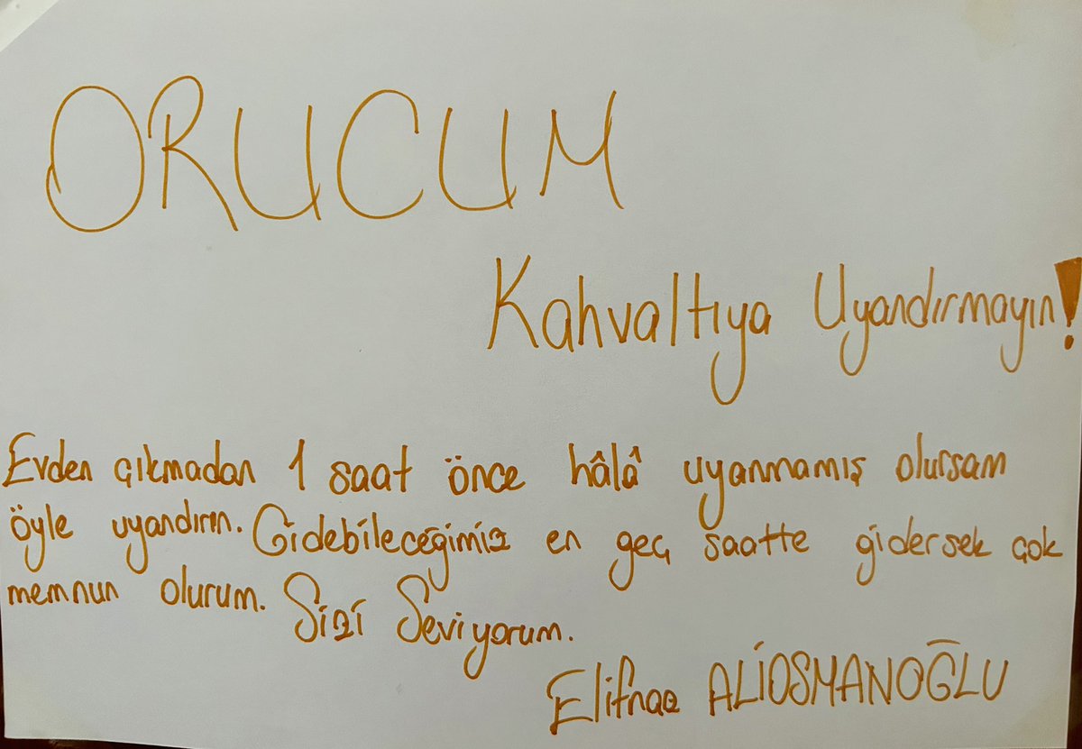 gzdeeal's tweet photo. Uyanmamak için oruç bahanesi uyduran bir ergenus. Dini aile işlerine alet etmiş. Not: sadece bugün oruç tutuyor sevap point kat sayısı yüksekmiş bugün tutması yetermiş 😂 https://t.co/LV7lBq4kDQ