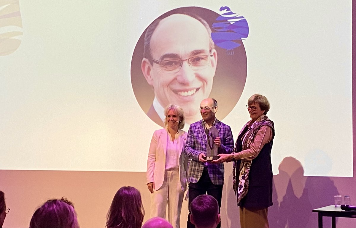 GroentenFruit Huis reikt vandaag voor de eerste keer de GroentenFruit Huis Impact Award uit aan een medewerker van één van haar leden. Deze award is voor een persoon die zich op bijzondere wijze heeft ingezet voor de sector. De award is dit jaar voor Paul van de Kruijs.