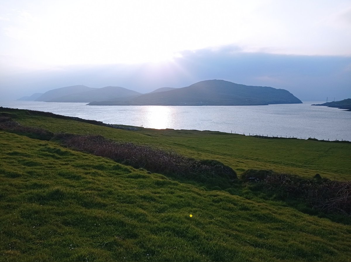 fionnmoore's tweet photo. In a nice setting too, overlooking Dursey Island as the sun went down https://t.co/EdD5C0GpKm