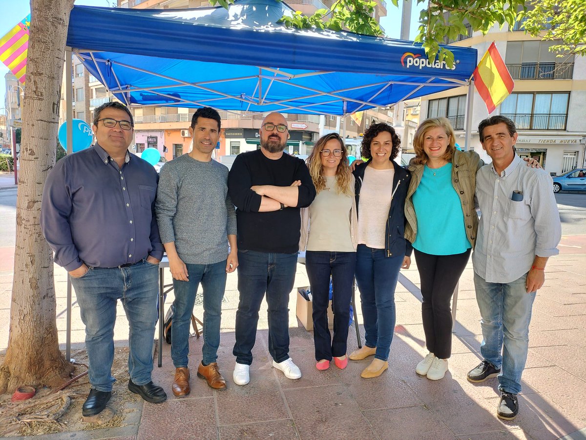 popularesgandia's tweet photo. Hoy estamos en El Grau explicando el proyecto de futuro a los vecinos 💙

#Moragues #Gandia #CrearFuturo https://t.co/ccPRyXfLAm