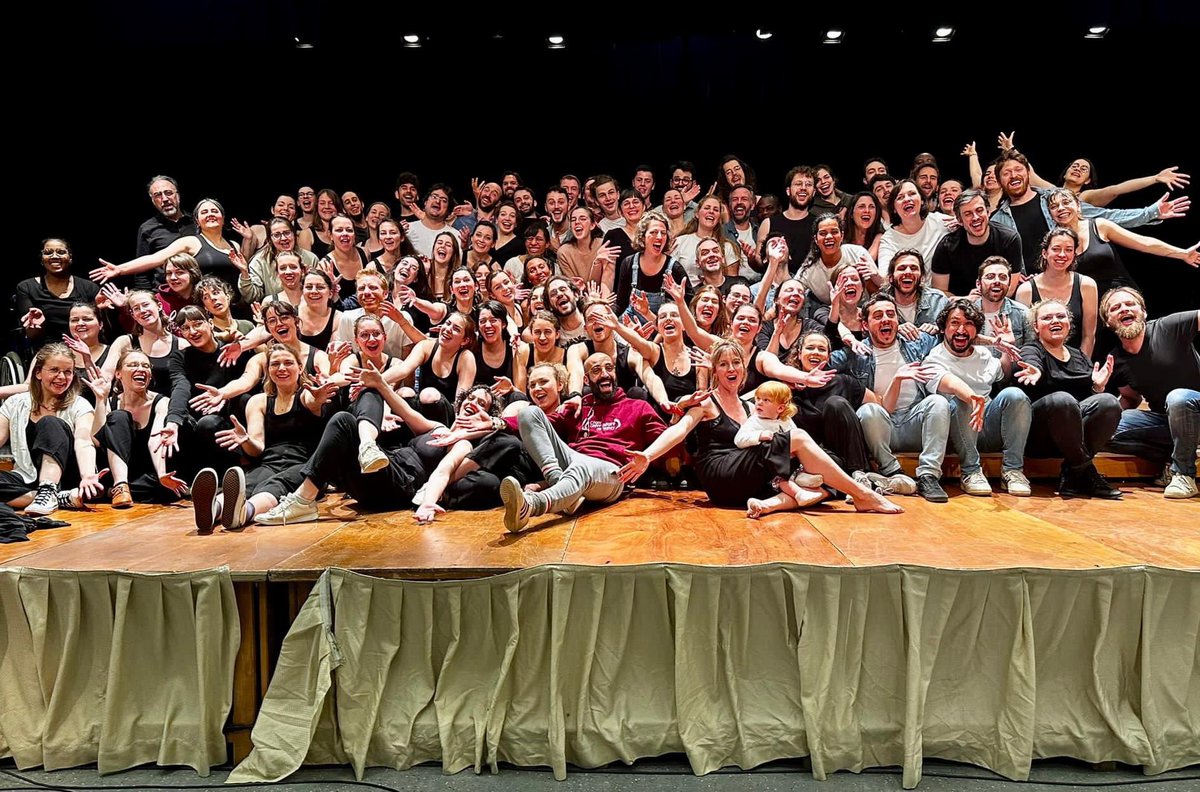 chorale_uNancy's tweet photo. Alors, c'était comment avec les Funky Frogs ? Et bien…C’était absolument PHÉNOMÉNAL ! 🐸 Les Funky Frogs, on vous remercie mille fois ! Le 🧡U a la chance d'avoir rencontré une très belle source d’inspiration et un chœur d’une grande qualité humaine !
🫶Revenez quand vous voulez https://t.co/ZMgQAjNlcR