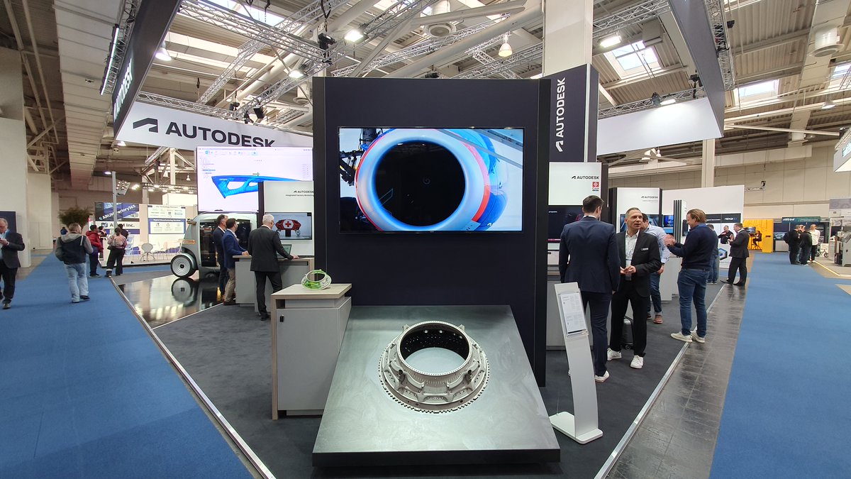 Autodesk_DE's tweet photo. Der Autodesk-Stand auf der #HM23 weckt großes Interesse. Unsere Ausstellungsstücke von @GE_Aerospace, @thepixmoving + One Click Metal leisten dazu einen großen Beitrag – gemeinsam mit unseren Experten, Partnern und allen Besuchern. Wir freuen uns auf Sie.
#Autodesk #MakeAnything https://t.co/WmfZnDb7ub
