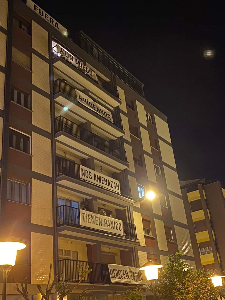 guidoprincesa's tweet photo. Mieres, el lugar donde nací y crecí.
Un modelo policial que deja abandonados a los ciudadanos, incapaz de enfrentarse a la nueva realidad criminal.
Mientras, altos mandos policiales se pasan la mañana buscando tweets de mi asociación para abrirme expedientes. https://t.co/SZgDKY2LYb