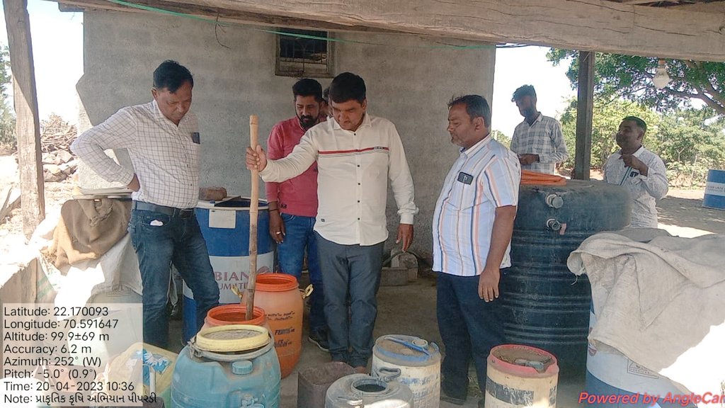 chavdaashvin4's tweet photo. આજ રોજ પ્રાકૃતિક કૃષિ અભિયાન અંતર્ગત ગામ-ચાંદલી અને પીપરડી  તા.-લોધીકા ખાતે ખેડૂત તાલીમનું આયોજન કરવામાં આવ્યું @RajkotDdo @CollectorRjt  @DaoRajkot @Gramsevak1972 @Guj_Gramsevak @LodhikaTdo @RaghavjiPatel @RasikRa91002385 @Dhaval_R_C https://t.co/tcZwTCNS8H