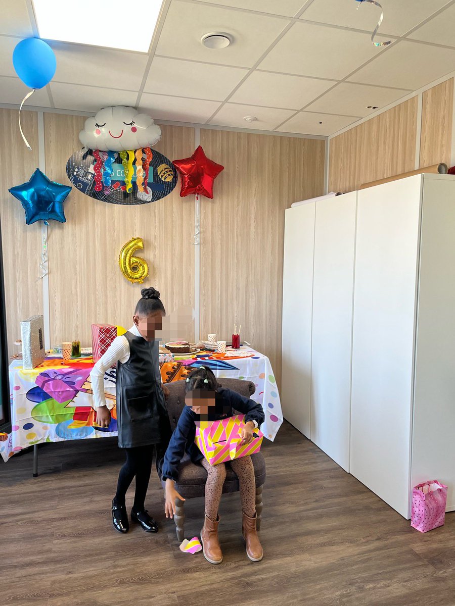 TeteBots's tweet photo. Dimanche dernier, nous avons organisé pour les 6 ans de Clarisse un #anniversaire unique et #personnalisé 🥳6️⃣ sur le thème des #codeurs !💻🤖Si vous souhaitez en savoir plus sur nos #formules d’anniversaire et vous inscrire, rendez-vous sur https://t.co/yhRCx2VkWO 
À bientôt😊 https://t.co/JuJ5eDgZMd