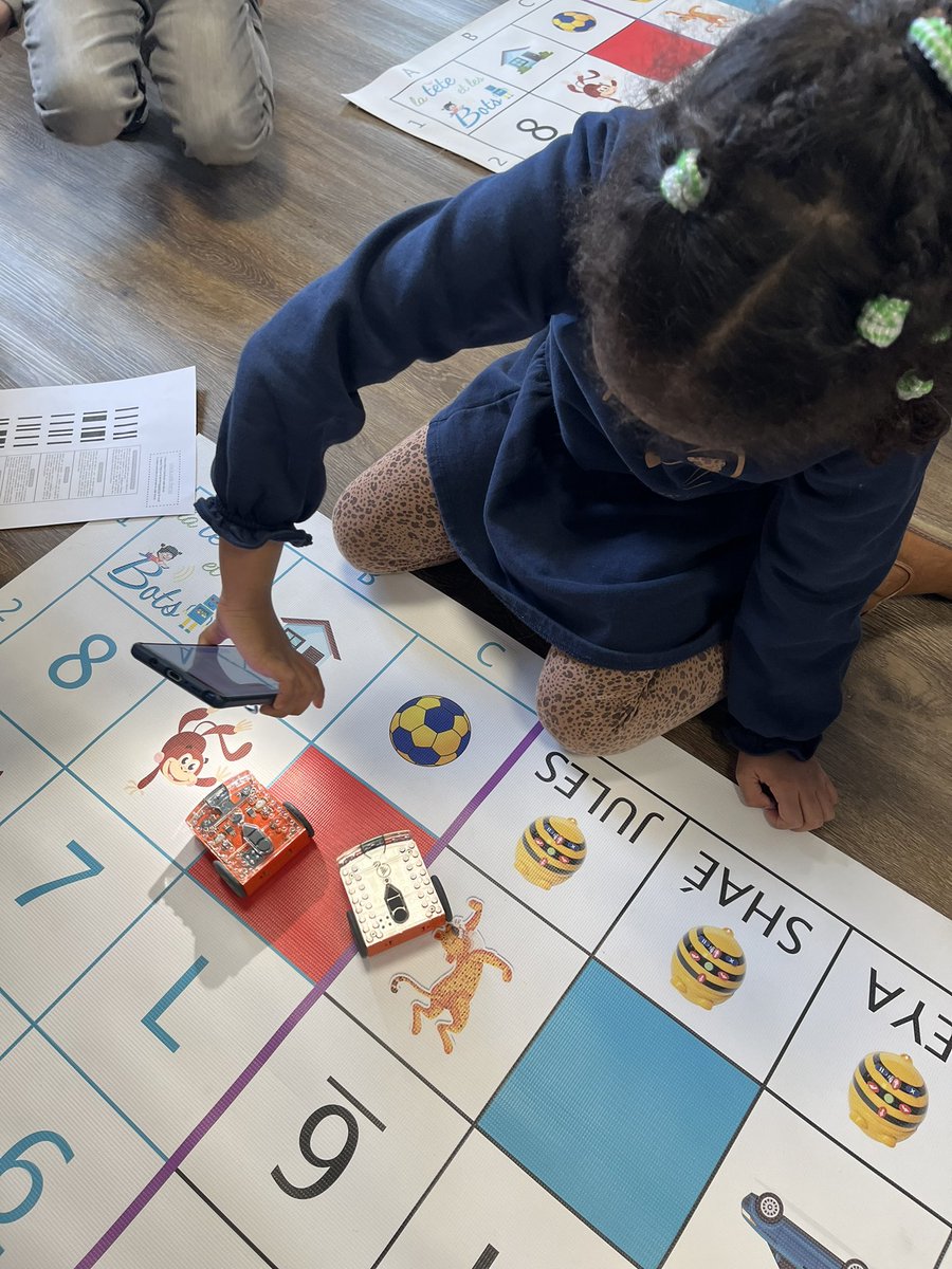 TeteBots's tweet photo. Dimanche dernier, nous avons organisé pour les 6 ans de Clarisse un #anniversaire unique et #personnalisé 🥳6️⃣ sur le thème des #codeurs !💻🤖Si vous souhaitez en savoir plus sur nos #formules d’anniversaire et vous inscrire, rendez-vous sur https://t.co/yhRCx2VkWO 
À bientôt😊 https://t.co/JuJ5eDgZMd