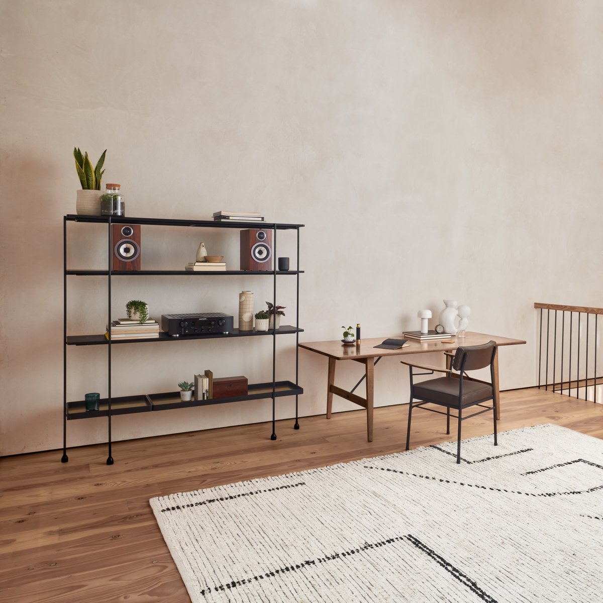 BowersWilkins's tweet photo. The 707 S3 is the ideal book-shelf loudspeaker and perfectly blends in with your decor. It’s slimmer than ever, but it��s capable of performance levels above and beyond what its diminutive size may suggest.
#bowerswilkin #StudioSoundComesHome #loudspeaker https://t.co/FRKi0j8xlL