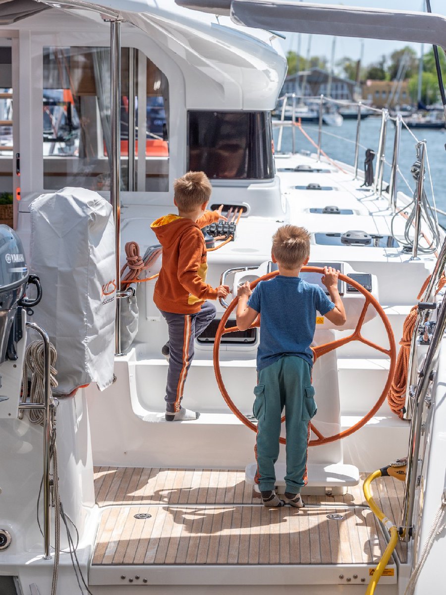 VisitAnnapolis's tweet photo. Make plans for family fun in #Annapolis for the Annapolis Spring Sailboat Show, April 28- 30 โต
Check out the full itinerary here https://t.co/rDPrVgK74a
@annapolisboatshow #VisitAnnapolis #Saling #FamilyFun #Boating #GreatOutdoors #ThingstoDo #WeekendsInAnnapolis https://t.co/mH8xoM99vF