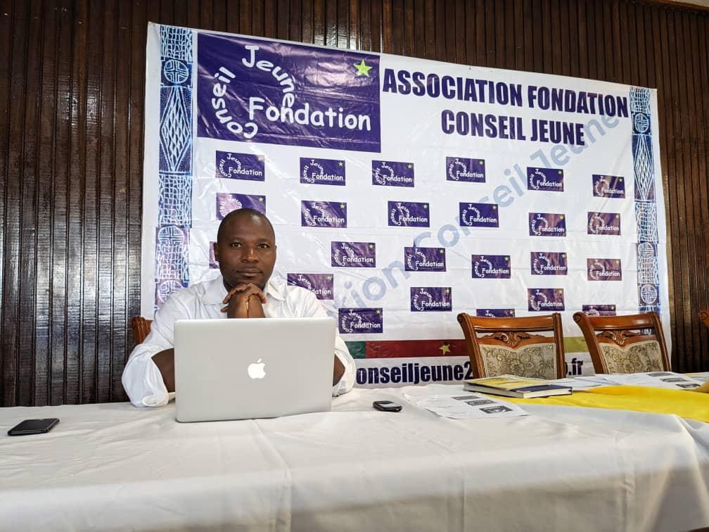 Day 3: la formation se poursuit avec <a href="/NdenhaJ/">Joséphine Ngo ndenha ndenha</a> et <a href="/ErnestoYENE/">Ernesto YENE</a> à la coordination.  
Limbe, South West, Cameroon
Capaciter les jeunes influenceurs de la région sur la manipulation des informations en ligne et la régression des hatespeeches.
#EMI
#talk_paix
