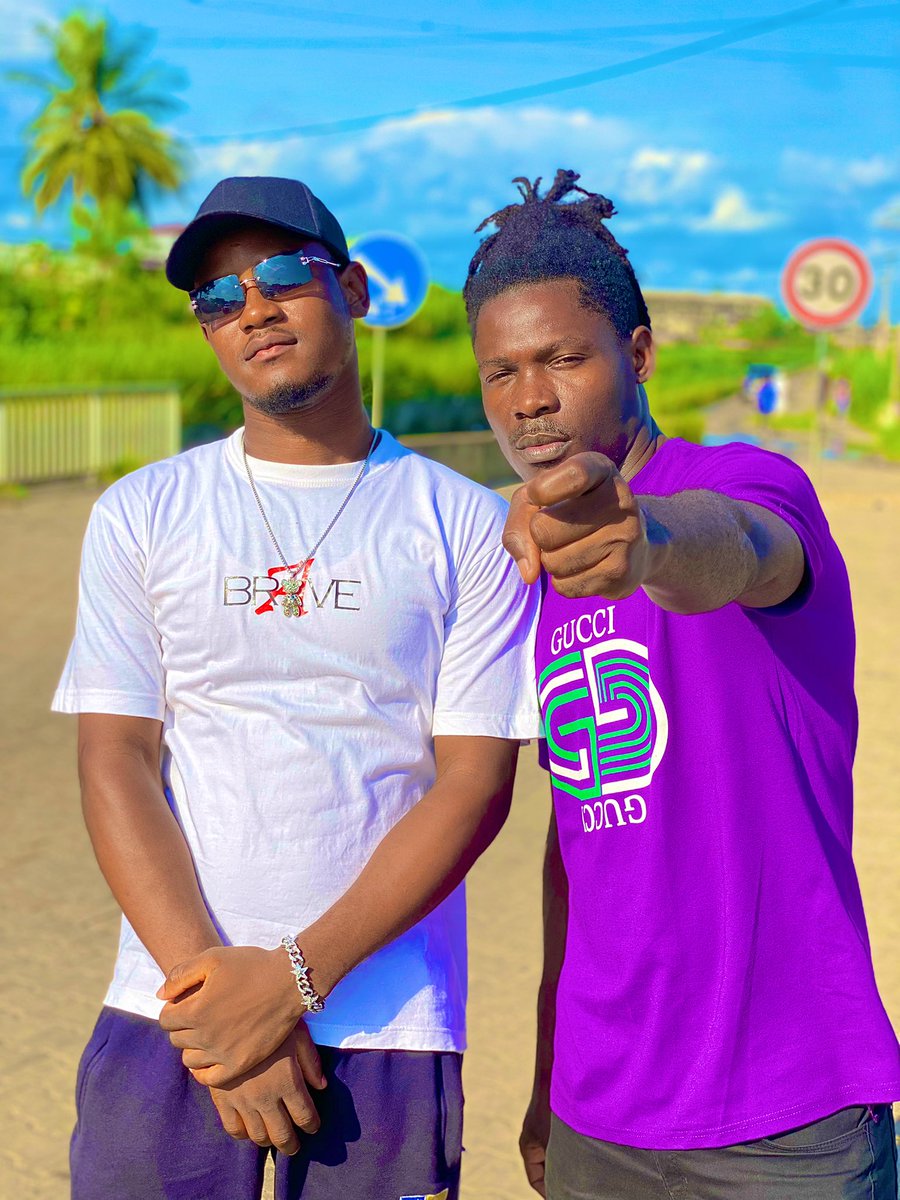 scarpyzara97's tweet photo. Avec M.O.R https://t.co/8KtK9H6Sss
