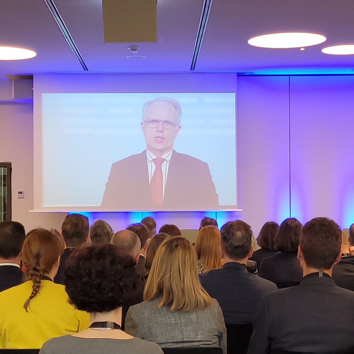 Bolalowo's tweet photo. Heute beim #ExportDialogue2023 von #EulerHermes.
Für @BMWK weisen @UdoPhilipp und #PhilippBehrends auf #Transformation und Internationalen #KlimaSchutz @iki_germany hin. https://t.co/UlEDRIlinC
