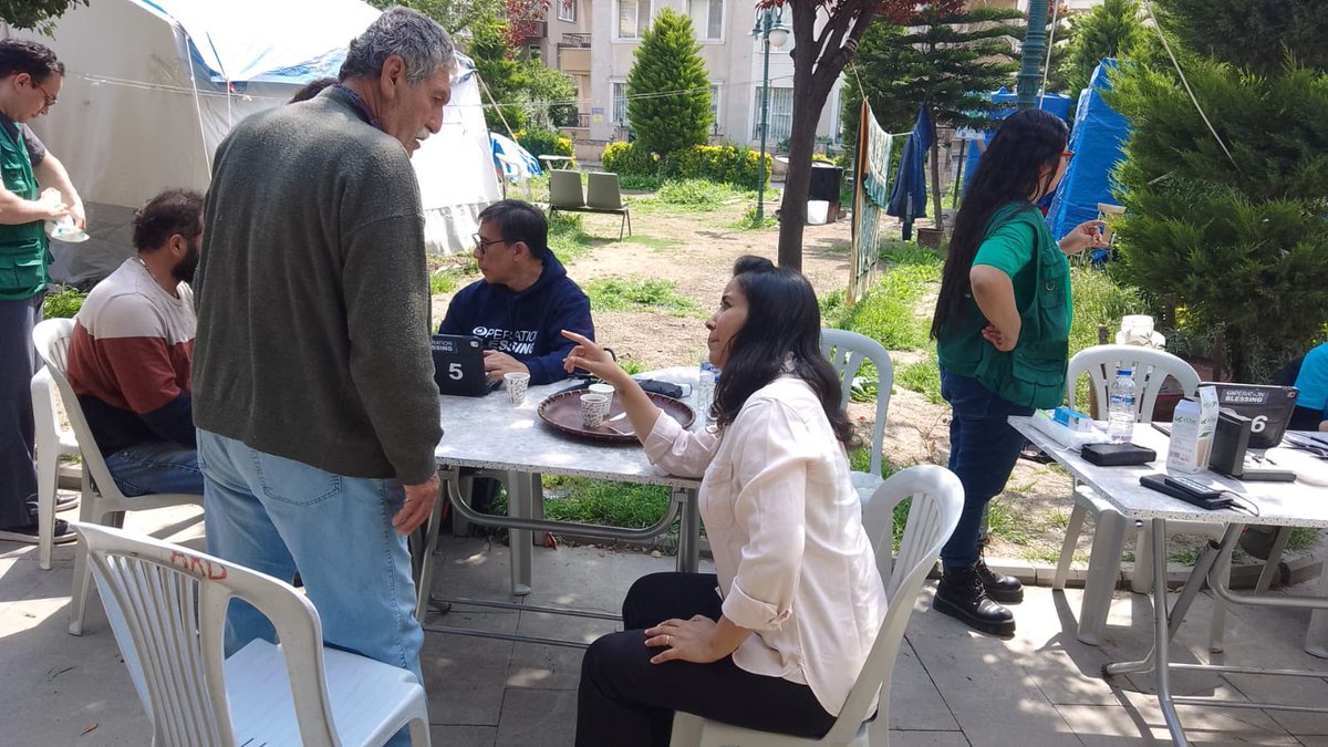 Filipin ,Almanya ,Mısır ve Guatemala’dan gelen gönüllü sağlıkçılar koordinasyonumuzu ziyaret edip, sağlık taraması yaptılar.
Dayanışma Yaşatır!