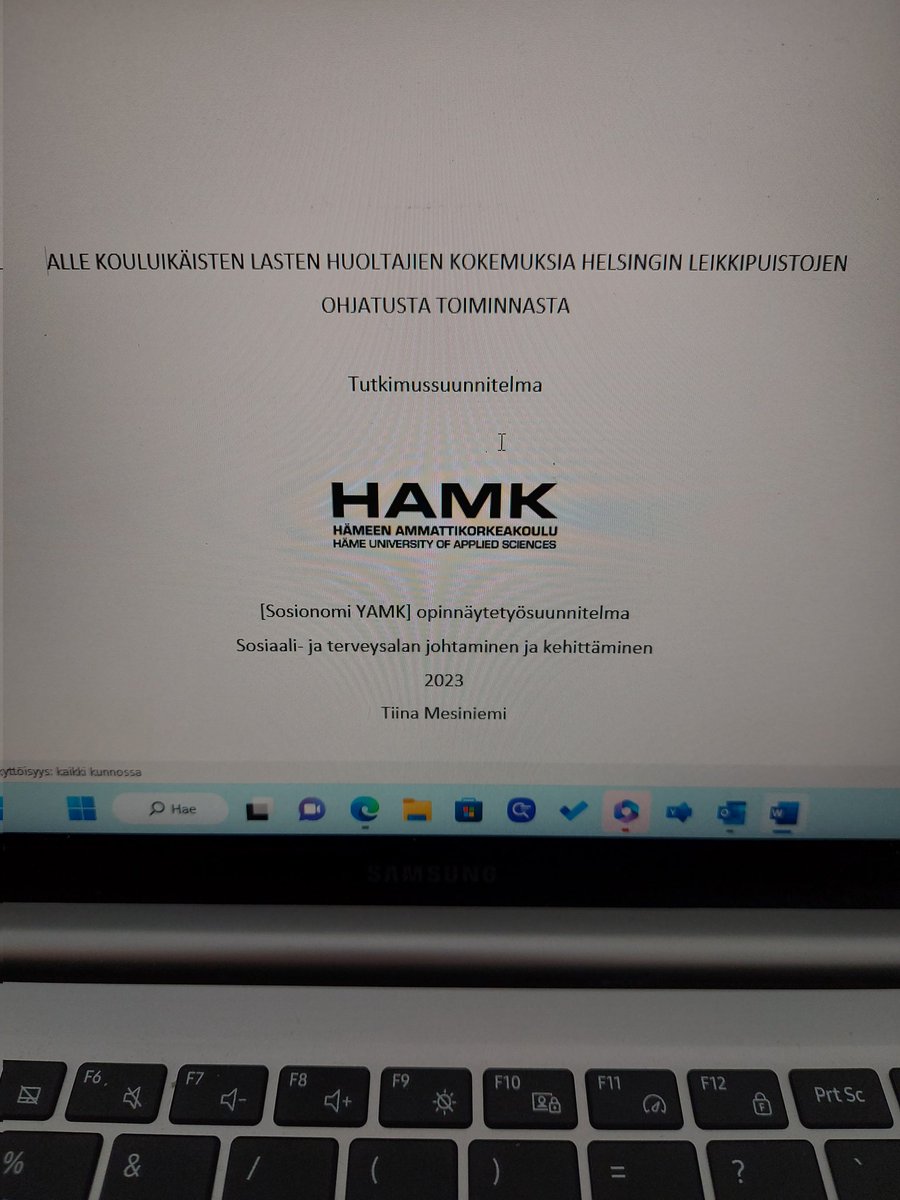 TMesiniemi's tweet photo. Tänään lähti tiedotekirje tutkimuksesta asiakkaille leikkipuistoihin. Jalkaudun kevään aikana kaikissa suurpiireissä (7) yhteen leikkipuistoon. Toivottavasti löydän haastateltavia ja pääsen kuulemaan kokemuksista leikkipuistojen ohjatusta toiminnasta!😃 https://t.co/Ge68fCG9kq