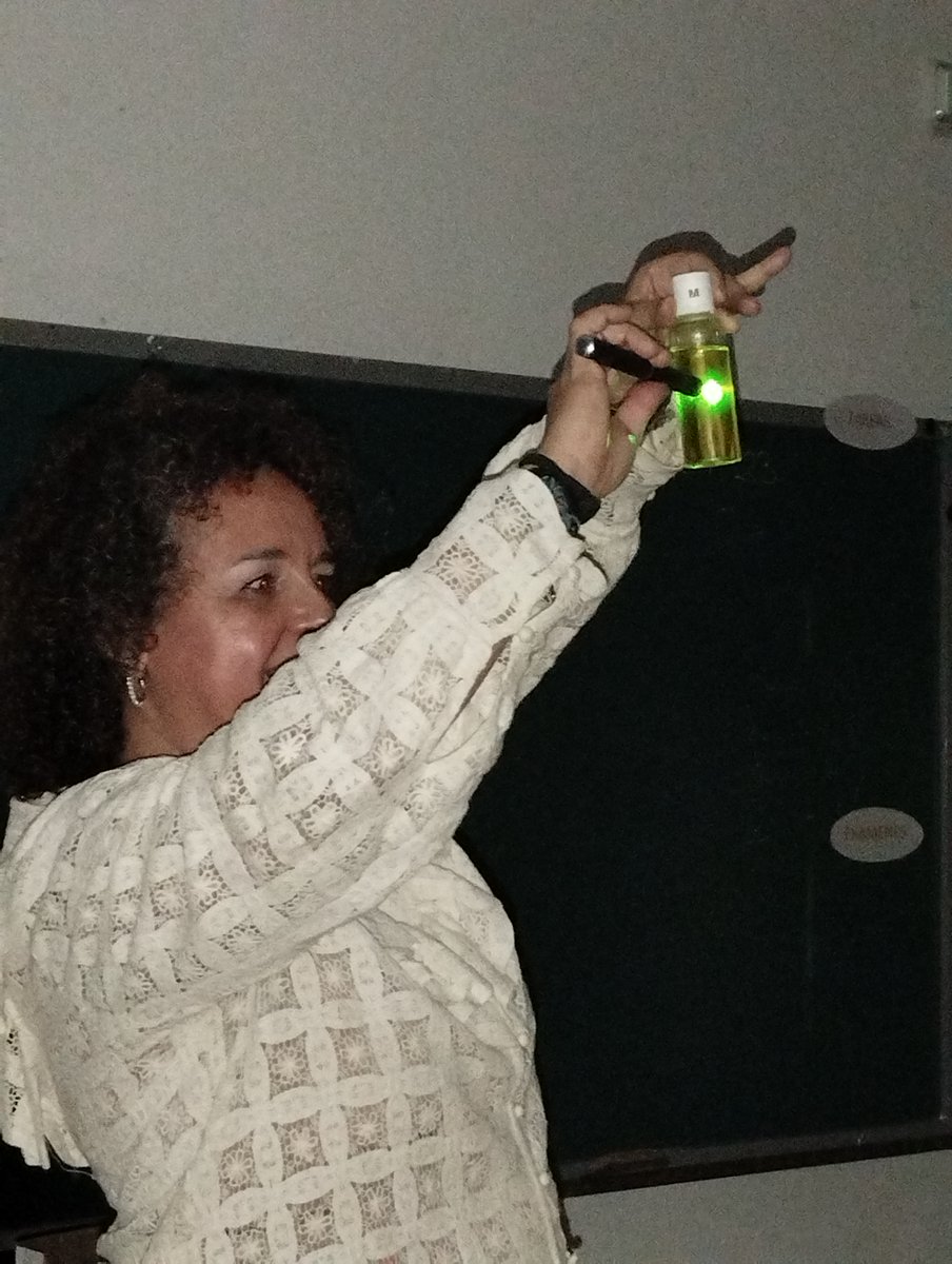 UCDivulga's tweet photo. @olgacondeprof, profesora del Grupo de Ingeniería Fotónica del Departamento #TEISA de @unican llevó su actividad de divulgación 'La fotónica se va al Cole' del programa #CienciaCircular #G9Missions al CEIP Eugenio Perojo de #Liérganes 👏👏 os dejamos algunas imágenes 😍⬇️ https://t.co/eIgx0Tzd16