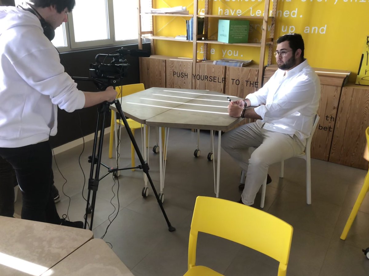 comutopiartv's tweet image. ¡4° #LinkTv! 📺

Hoy a partir de las 13:30 tenéis un nuevo programa de la mano del equipo de la T14 🤩

📍 Entrevistamos a Carlos Altamirano, cofundador de BLUEBERRY MÁLAGA 👉🏼educación de ciberseguridad y programación para niñ@s 🧑🏽‍🏫

¡No os lo perdáis!