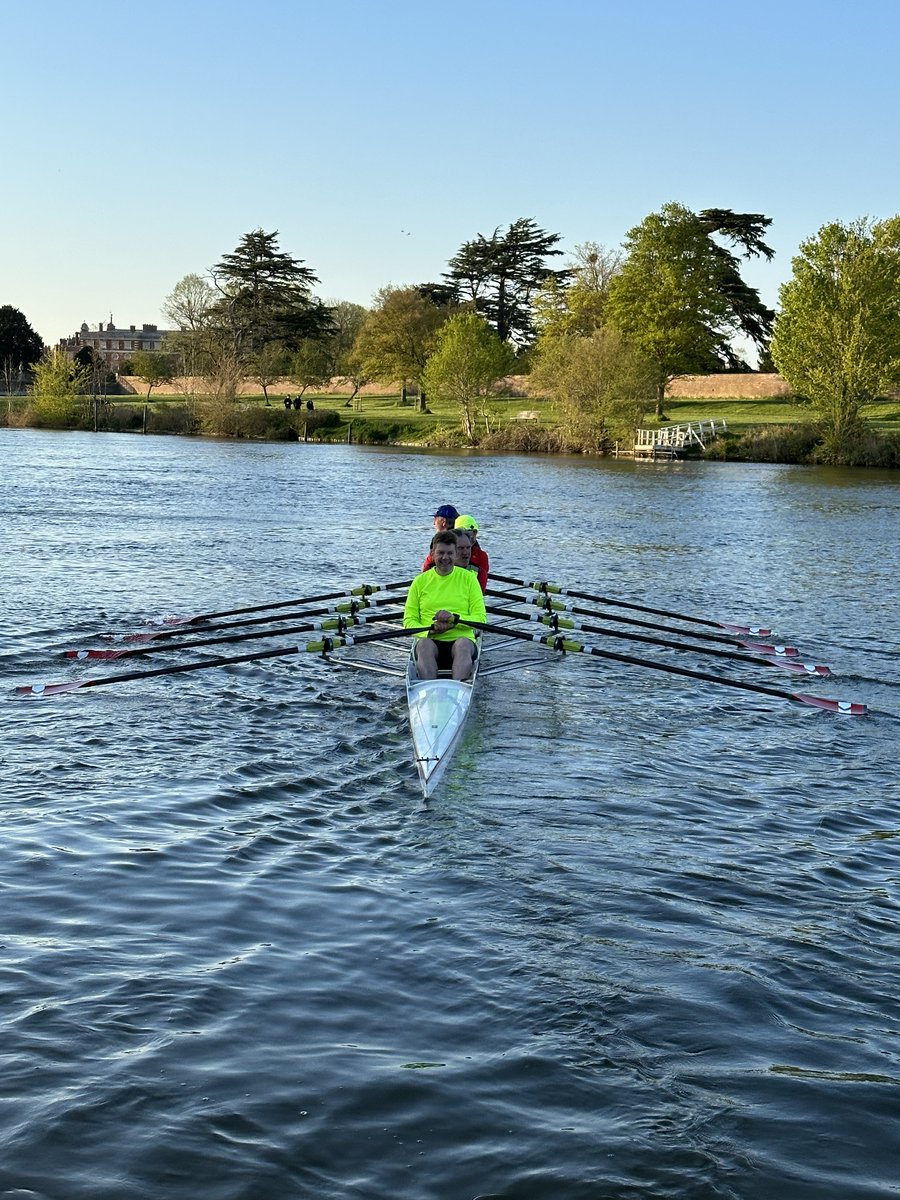 Last night’s beautiful row in the sunshine felt as though it was on two different rivers; calm-ish waters from Hampton Court to Ditton Island, dramatic waves after the bend.