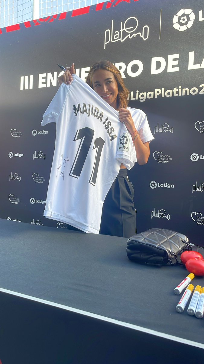 ¡<a href="/Marc_Clotet/">Marc Clotet</a>, @pablogshow, <a href="/1996Javi/">xBuyer</a> y <a href="/MajidaIssa/">Majida Issa</a> también han firmado ya sus 👕!
¿Quieres pujar por ellas? 
Entra en matchwornshirt.com/event/16-04-20…

#LaLigaPlatino2023