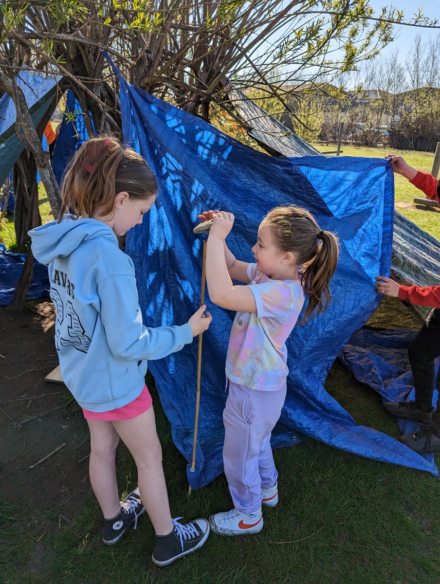 muirfieldschool's tweet photo. Making the most of the great weather! Our P4s and P7s are working together on den building and our P5s are working on their fitness levels in PE. #nurturingambitionforsuccess https://t.co/z9JKo6IptY