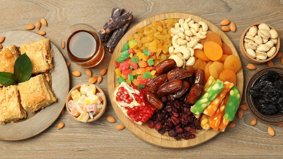 Almanya'nın Türkiye'deki Dış Temsilcilikleri (vize bölümleri dahil) Perşembe 20.04. (saat 13.00 itibariyle) ve Cuma 21.04.  Ramazan Bayramı vesilesiyle kapalı kalacaktır.
Bu vesileyle Ramazan Bayramınızı kutlar, size ve ailenize sağlıklı günler dileriz.
📷: (c) Colourbox