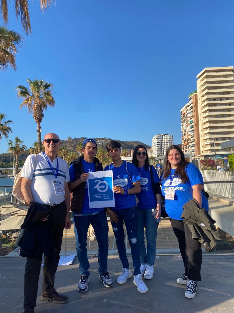 aNOESSO's tweet photo. 💪 Hemos estado en #Málaga en el Encuentro Nacional de @E2OEspana. A este viaje nos han acompañado alumnado de la Escuela de Segunda Oportunidad #NOESSO en #Almería y también nuestros jóvenes del PAI Alandar. ¡Más que una oportunidad!
#InclusiónDeJóvenes #Juventud https://t.co/afdMHV42FC