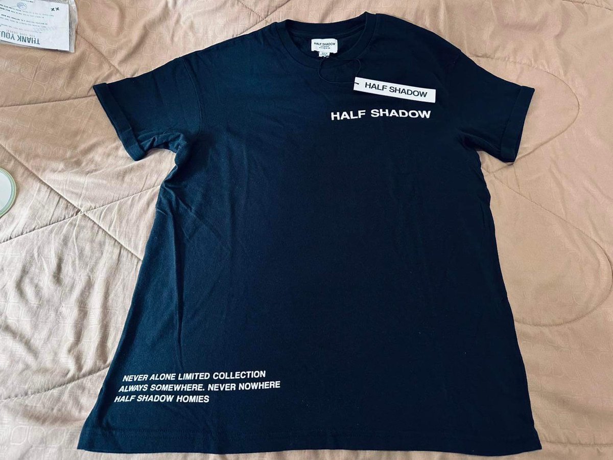 Palaloyploy123's tweet photo. เสื้อ Half Shadow ใหม่ มือ 1 ไม่เคยผ่านการใช้งาน ไซส์ L #halfshadow #ตลาดนัดอากาเซ่ #ตลาดนัดอากาเซ่got7 https://t.co/KPBSCmqbF3