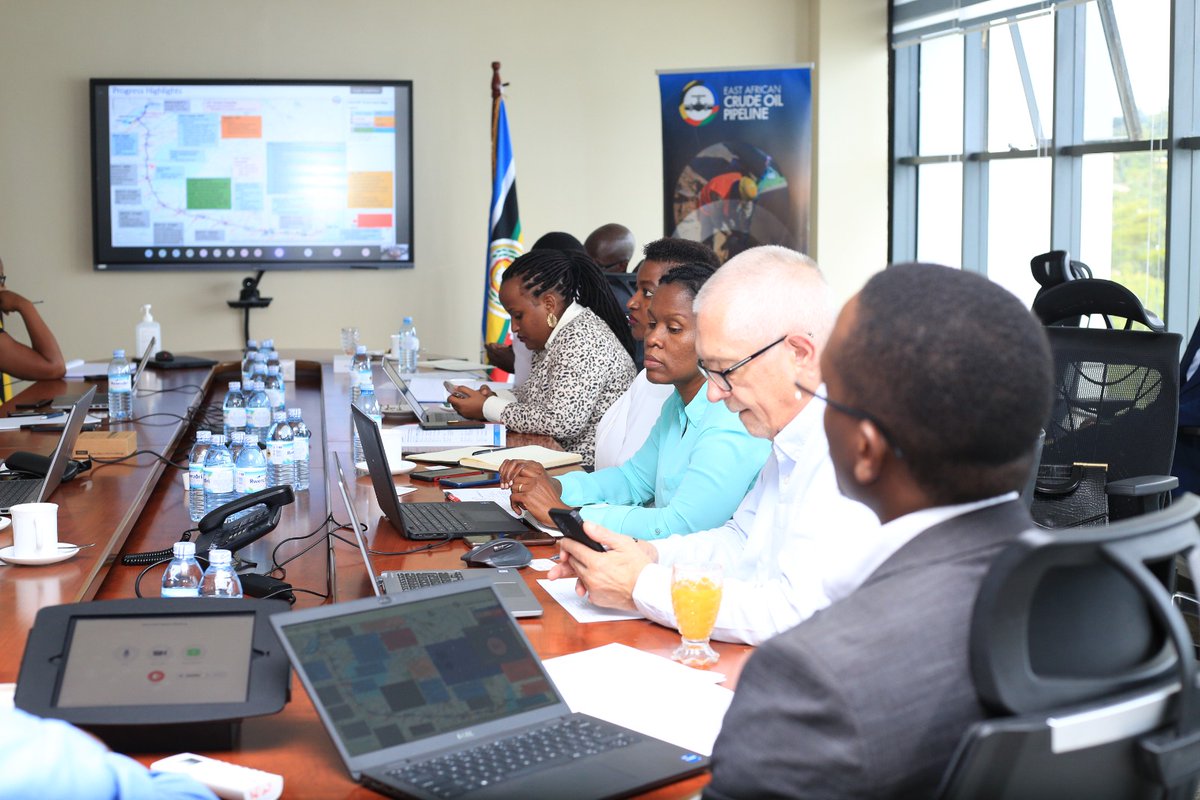 EACOP_'s tweet photo. Today! #EACOP and @PAU_Uganda are having a productive meeting to discuss the latest updates and upcoming activities in Uganda's oil and gas sector.
We're excited to continue working together to ensure safe and sustainable development.
#EACOP #PAU #Uganda #oilandgas https://t.co/xsci3tDFvO