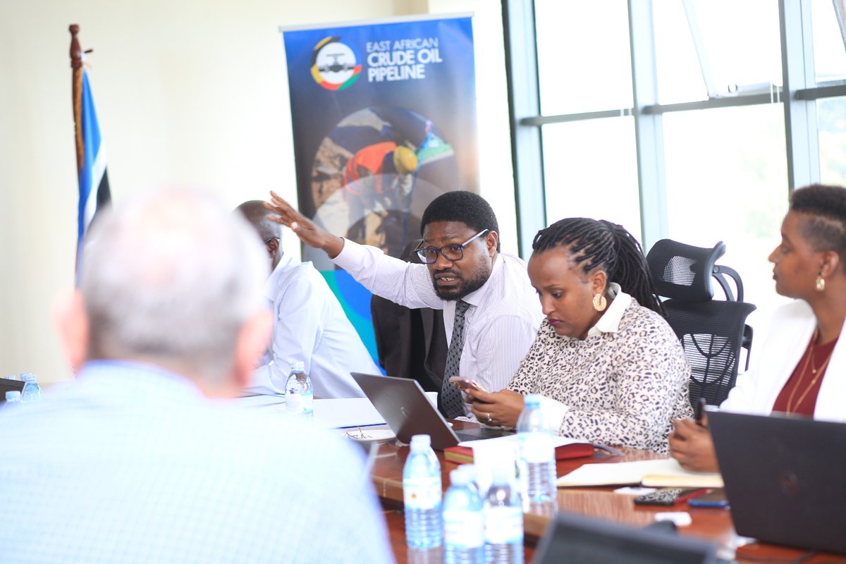 EACOP_'s tweet photo. Today! #EACOP and @PAU_Uganda are having a productive meeting to discuss the latest updates and upcoming activities in Uganda's oil and gas sector.
We're excited to continue working together to ensure safe and sustainable development.
#EACOP #PAU #Uganda #oilandgas https://t.co/xsci3tDFvO