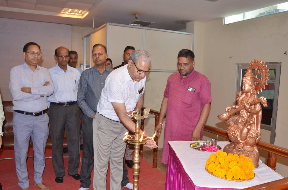 aryacolleges's tweet image. #AryaCollege of Engineering &amp;amp; IT, Jaipur organized #Autoignition-2023, A #NationalLevelTechFest on 20th April, 2023 in Arya College of Engineering &amp;amp; IT, Jaipur. Few Glimpses from Inauguration Ceremony of Autoignition 2023, A National Level Tech Fest.
#TechFest #ACEIT #Engineering