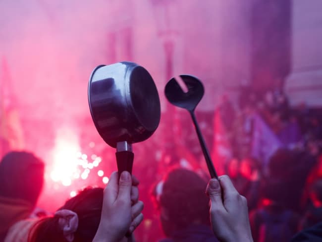 BFMTV's tweet image. 🔴 EN DIRECT 
La préfecture de l&apos;Hérault interdit &quot;l&apos;usage de dispositifs sonores portatifs&quot;
bfmtv.com/economie/econo…