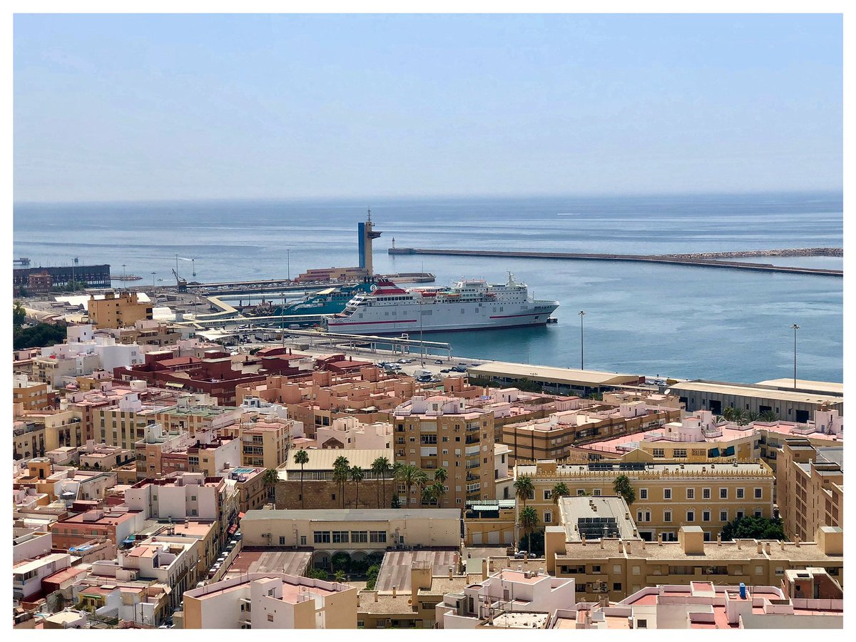 lizzie_hubbard2's tweet photo. Today’s #ThrowbackThursday pics are views taken from the Parque de Castilla in #Almeria in Spain’s #Andulusia region🇪🇸
#Spain #Espana #espanol #ALCAZAR
Have a good day all🐝🌻#Thursday #thursdaymorning #Travel https://t.co/y2LfCIKhZ2