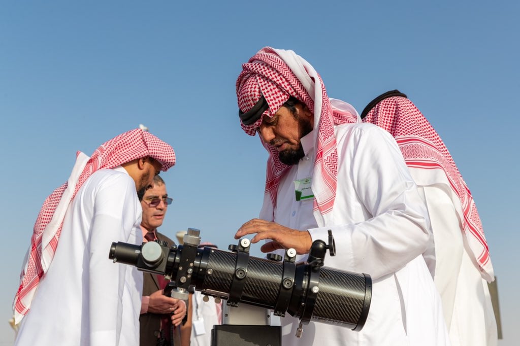 Life in Saudi Arabia on Twitter "Saudi Moon 🌙 observers are preparing