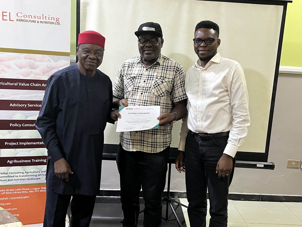 sahelconsulting's tweet photo. On the BASICS-II project, we trained a group of commercial Cassava Seed Entrepreneurs (CSEs) in Imo State on how to manage a successful and sustainable cassava seed business in Nigeria.
@TemiAdegoroye
#sahelproject #cassava https://t.co/K0xvfoQMQx