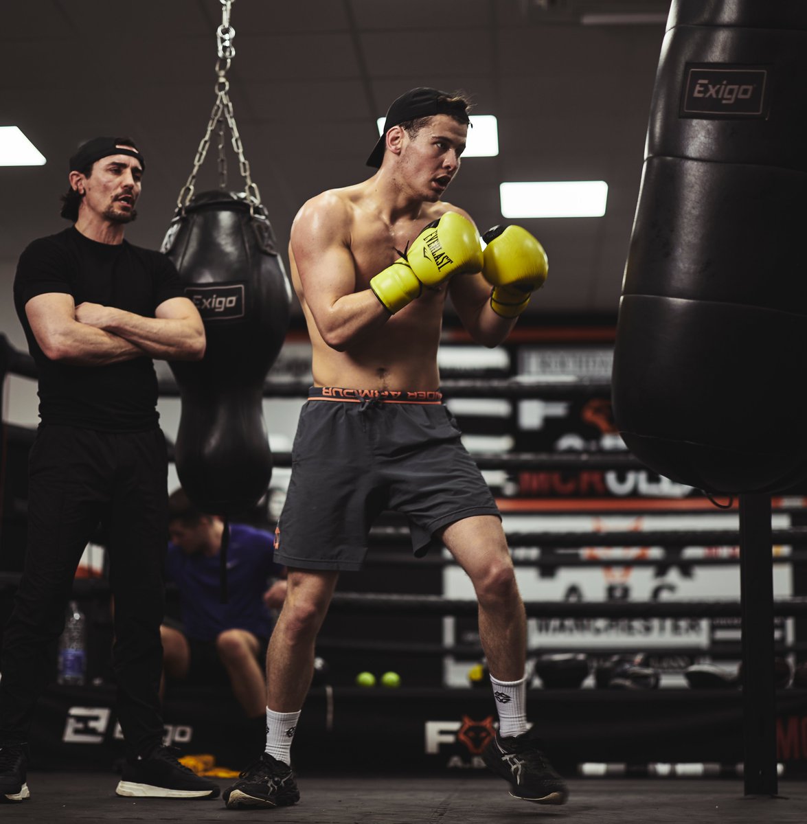 MatchroomBoxing's tweet photo. All grown up 😳 @ant_crolla 

@williamcrolla makes his professional debut in Manchester on #LaraWood2 ✨ https://t.co/5bHht8F06J