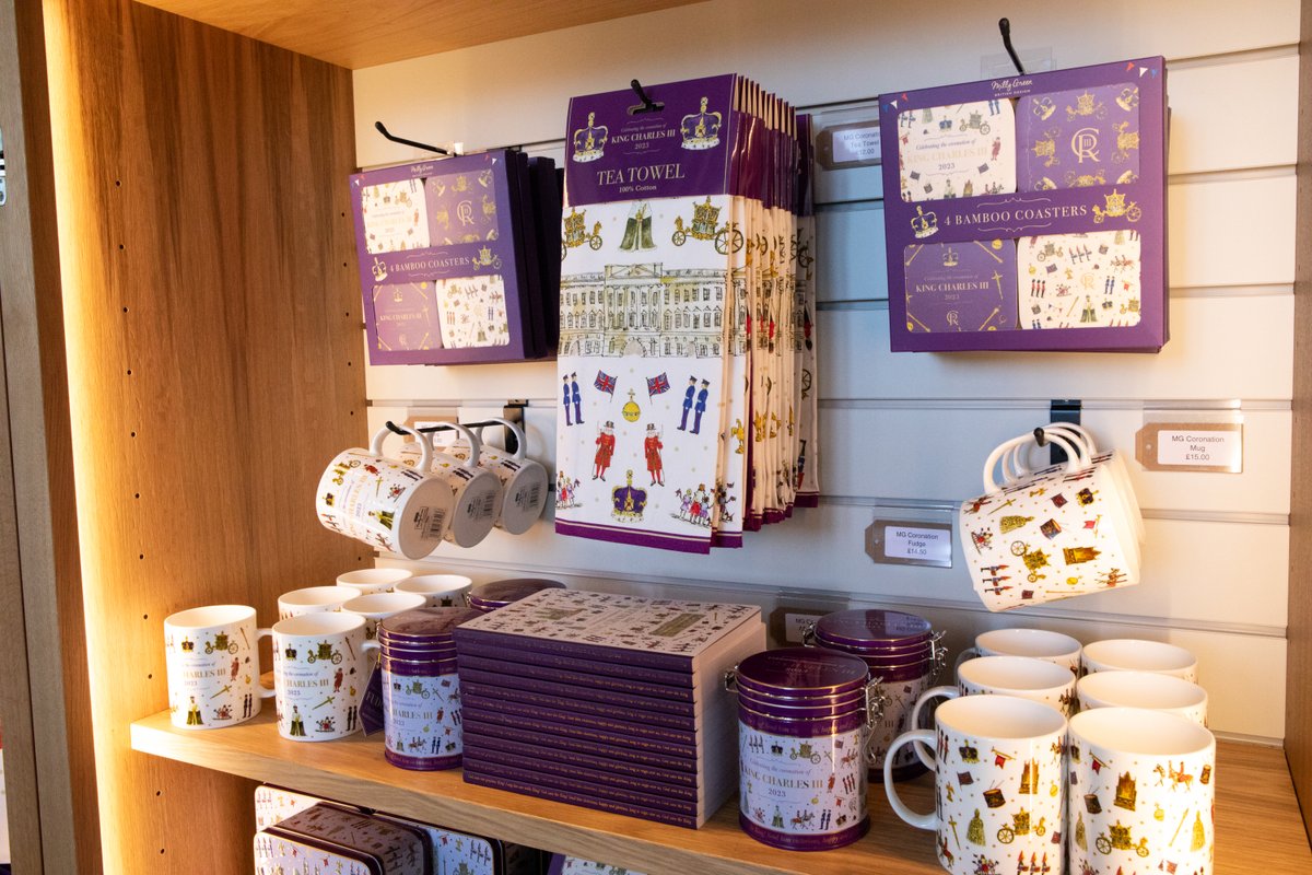 TowerBridge's tweet photo. 👑 Our pop-up Coronation shop is now open in the South Tower!

Pop in for a royal browse as part of your #TowerBridge visit.

🔎 You can also view our #Coronation range online: https://t.co/mdXHUb35eZ

🛍️ Our permanent gift shop can be found at the southern end of the bridge. https://t.co/EY3Jkwy7KB
